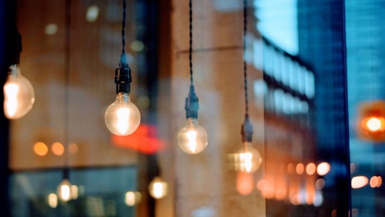 LEDs vs CFLs: When and How to Use Them