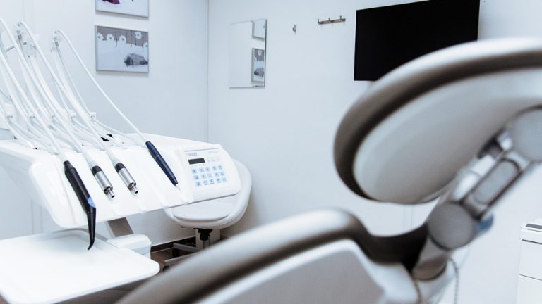 4 Tips for Choosing an Orthodontic Supplier